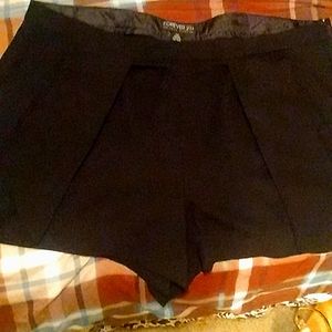 Flirty Pleated shorts